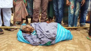After being carried for 10 days by her sons, this Rohingya lady was on the brink of death. She was rushed to a nearby clinic soon after. Pic: Azhar Vadi 